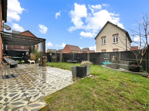 Ribbon Pond Drive, Middlebeck, Newark