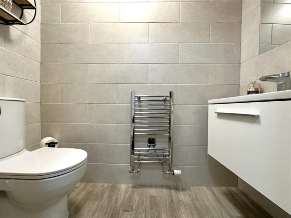 Cameron Lane, Fernwood, Newark