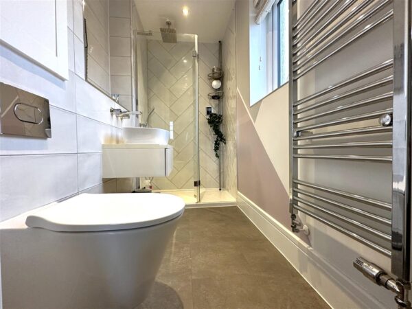 Ribbon Pond Drive, Middlebeck, Newark