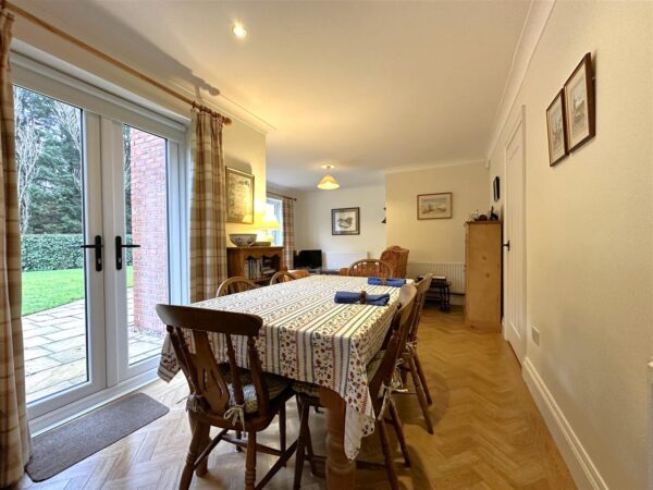 Chantry Lodge, Glebe Park, Balderton, Newark