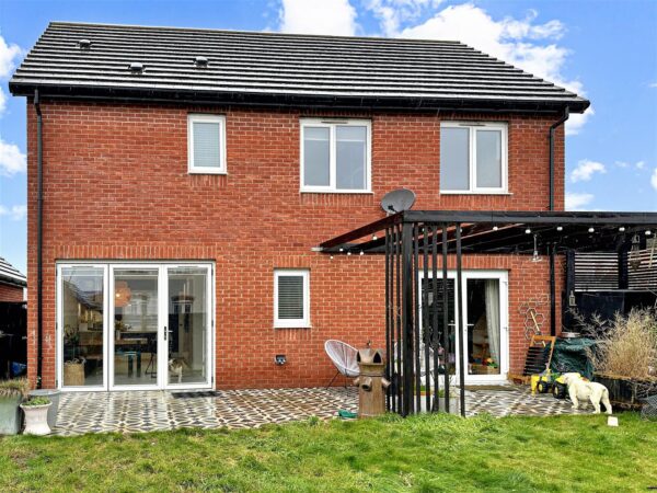 Ribbon Pond Drive, Middlebeck, Newark