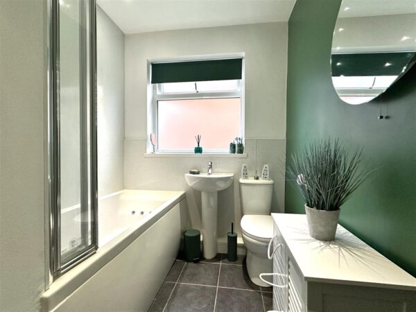 Macaulay Drive, Balderton, Newark