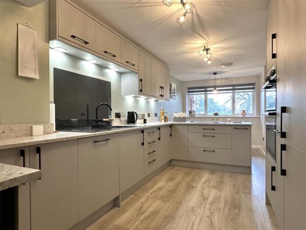 Cameron Lane, Fernwood, Newark