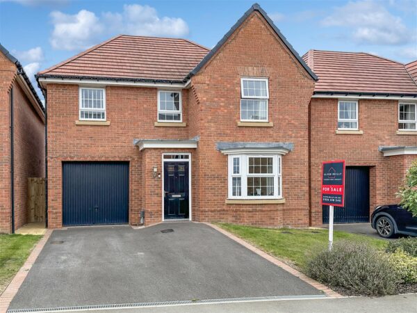 Stunning Family Home, Avro Road, Fernwood, Newark