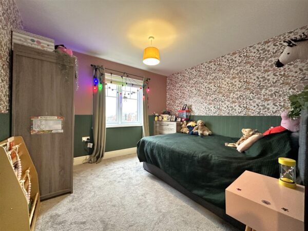 Ribbon Pond Drive, Middlebeck, Newark