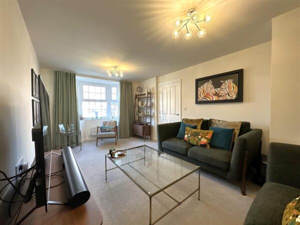 Stunning Family Home, Avro Road, Fernwood, Newark