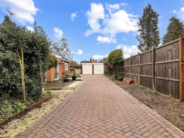 Swinderby Road, Collingham, Newark