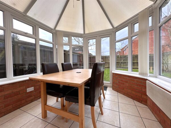 Stirling Drive, Coddington, Newark