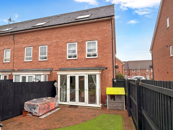 Carmelita Avenue, Fernwood, Newark