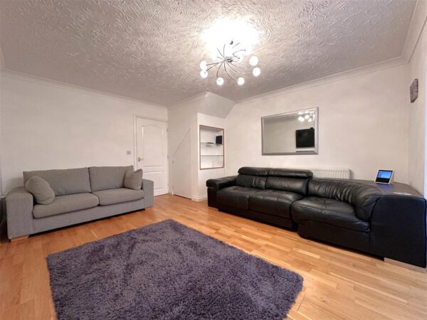 Stirling Drive, Coddington, Newark