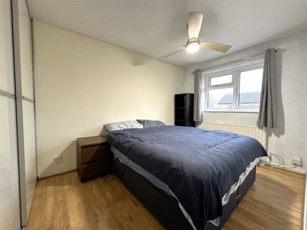 Cardinal Hinsley Close, Newark