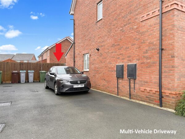 Cloverfield Place, Middlebeck, Newark