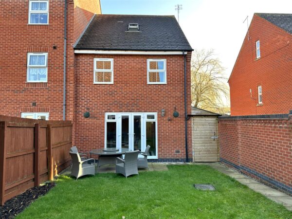 Apple Avenue, Fernwood, Newark