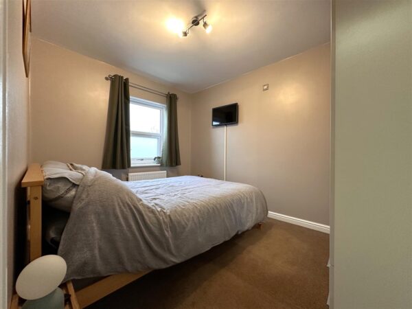 John Gold Avenue, Newark