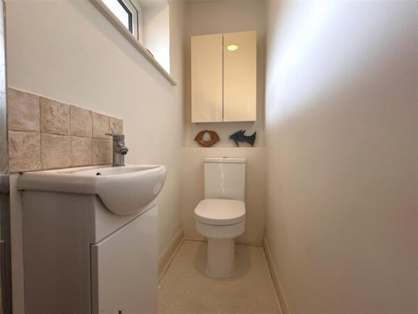 St. Peters Close, Farndon, Newark