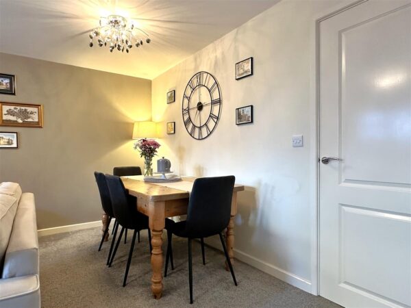 Apple Avenue, Fernwood, Newark