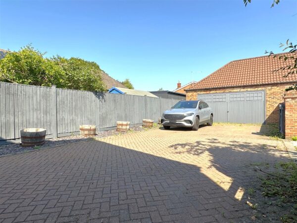 Rectory Lane, Claypole, Newark