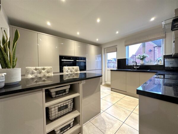 Allen Close, Claypole, Newark