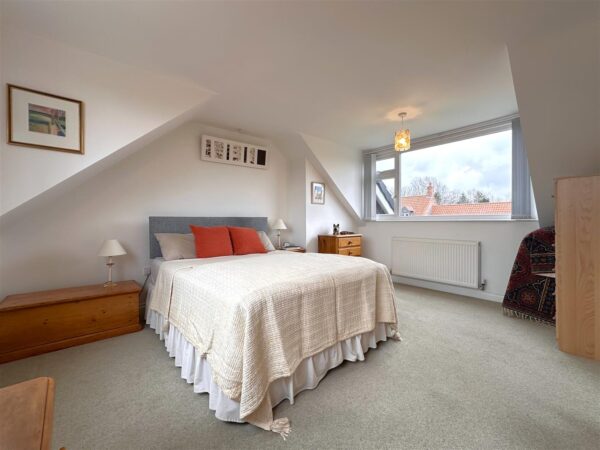 St. Peters Close, Farndon, Newark