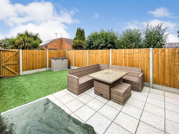 Regents Close, Collingham, Newark