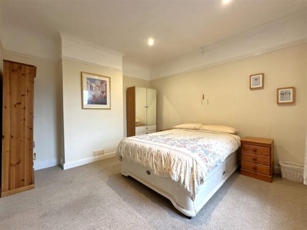 Victoria Street, Newark