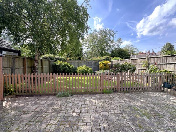 Eastern Terrace Lane, Newark