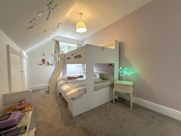 Moat Edge, Balderton Lane, Coddington, Newark