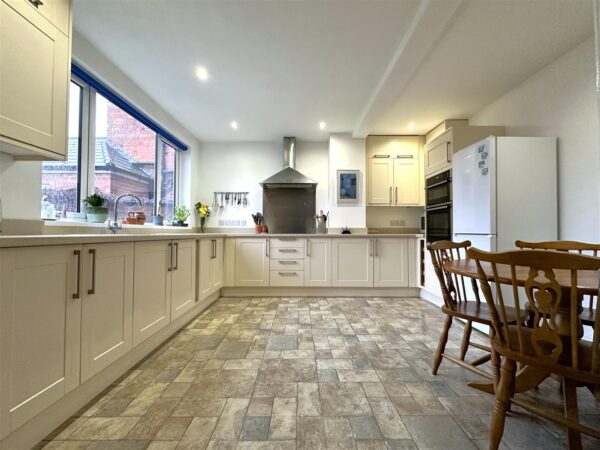 Victoria Street, Newark