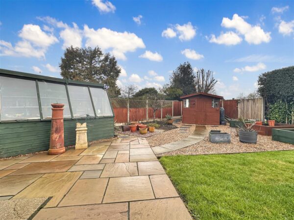 St. Peters Close, Farndon, Newark