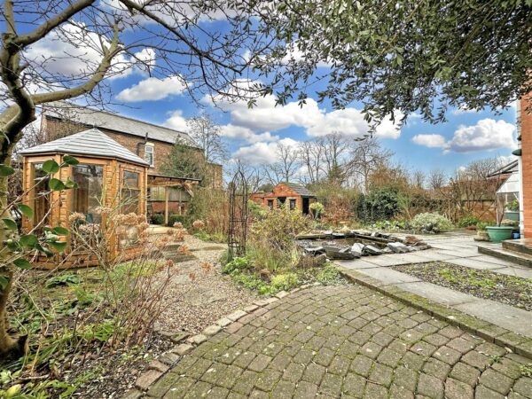 Victoria Street, Newark