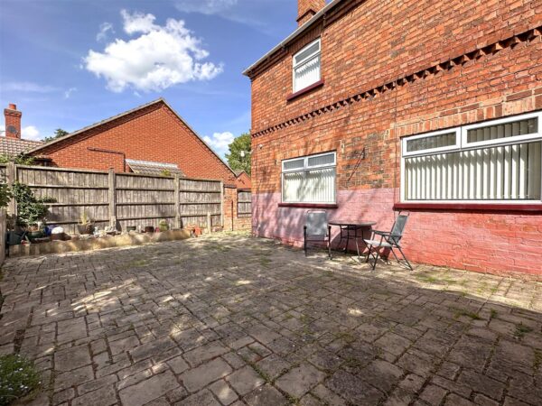 Eastern Terrace Lane, Newark