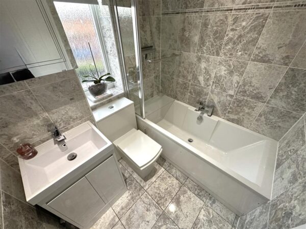 Allen Close, Claypole, Newark