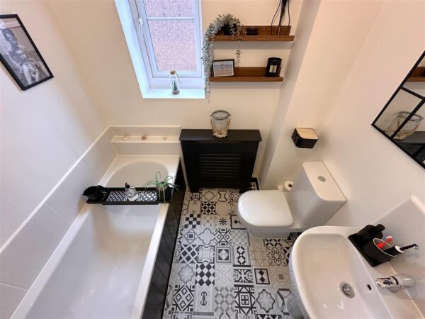 Carmelita Avenue, Fernwood, Newark