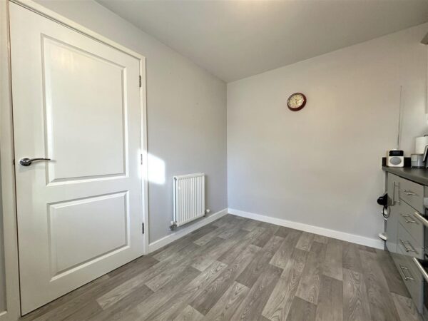 Apple Avenue, Fernwood, Newark