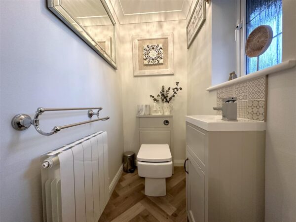 Allen Close, Claypole, Newark