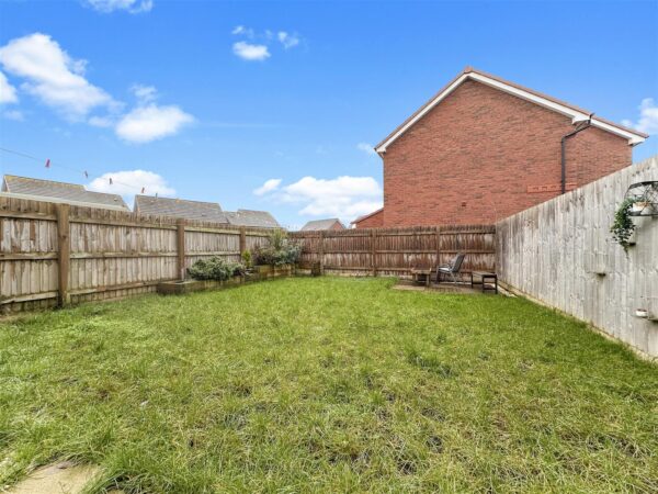 Cloverfield Place, Middlebeck, Newark