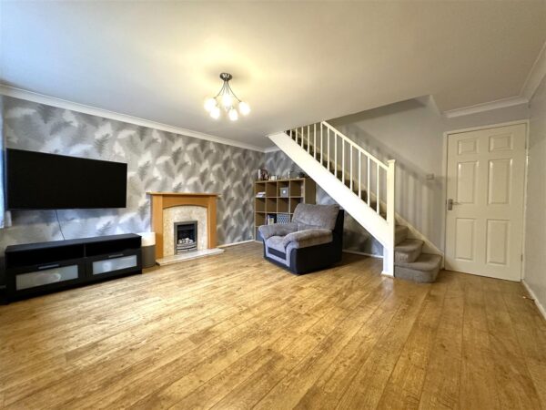 Cardinal Hinsley Close, Newark