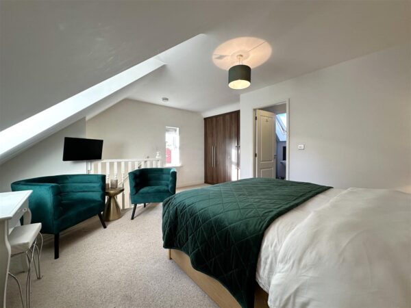 Apple Avenue, Fernwood, Newark