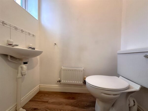 Stirling Drive, Coddington, Newark