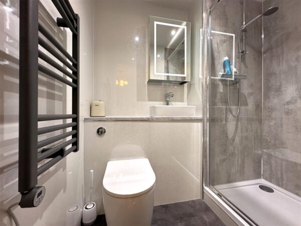 John Gold Avenue, Newark