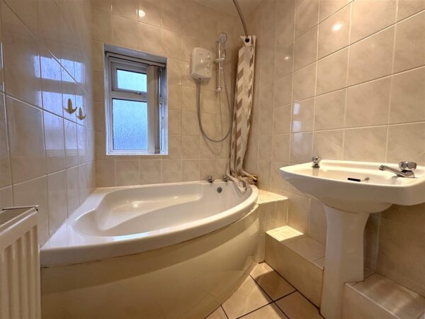 Bowbridge Road, Newark