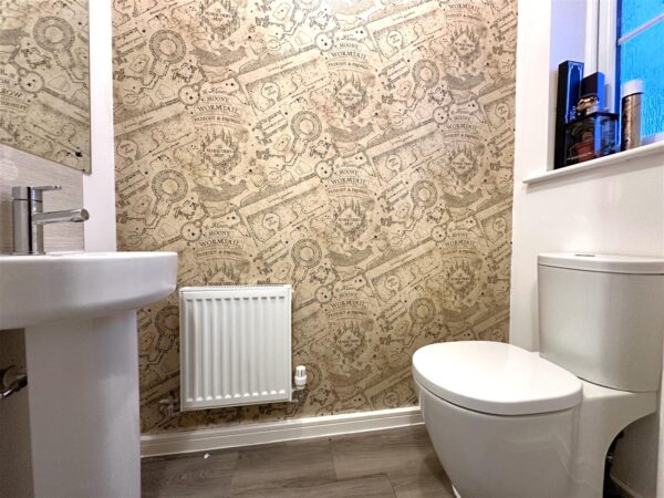 Cloverfield Place, Middlebeck, Newark