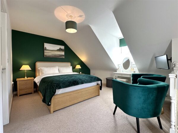 Apple Avenue, Fernwood, Newark