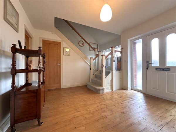 St. Peters Close, Farndon, Newark