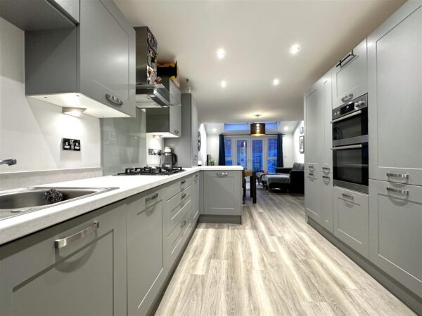 Cloverfield Place, Middlebeck, Newark