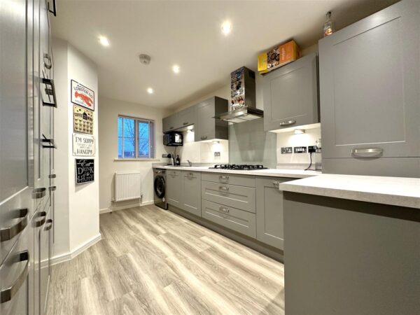 Cloverfield Place, Middlebeck, Newark