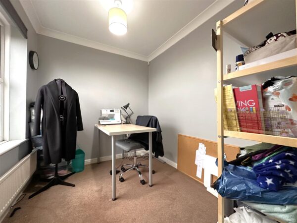 John Gold Avenue, Newark