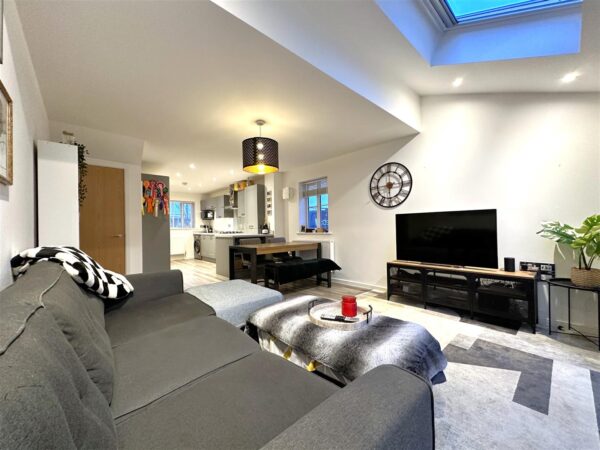 Cloverfield Place, Middlebeck, Newark