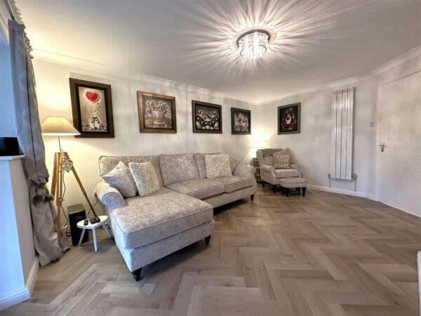 Allen Close, Claypole, Newark