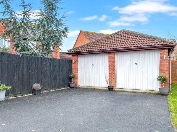 Allen Close, Claypole, Newark